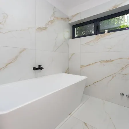 度假居 5 Bedroom Cozy In Sukošan